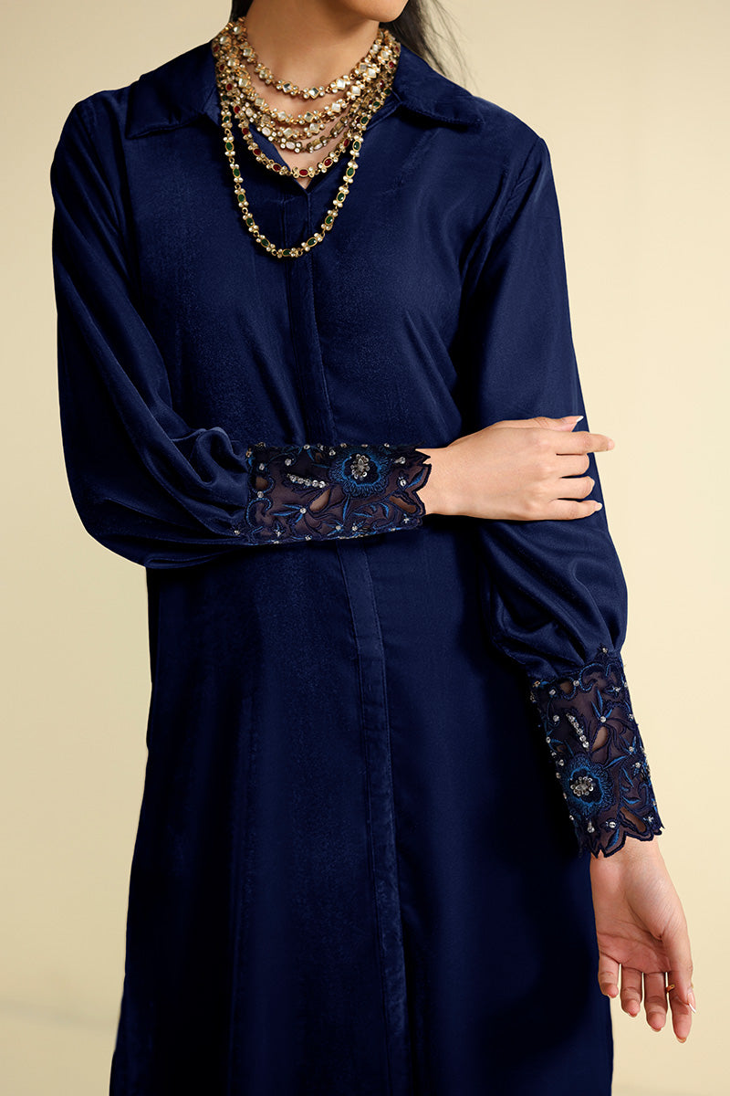 Tarah Royal – Armas Clothing